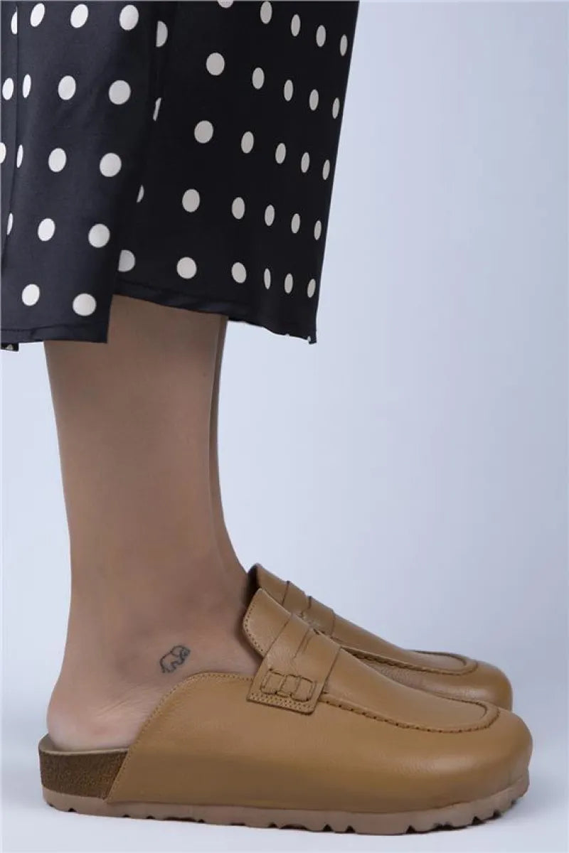 Mj lori kadın hakiki deri bağcıksız taba terlik / women > shoes > slippers