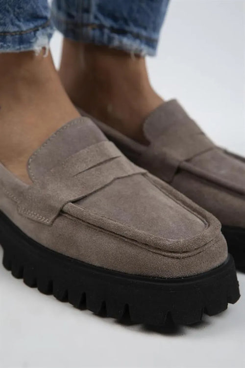 Mj-cepmen nők valódi bőr szögletes loafer nyérc velúr cipő