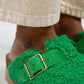 Mj- juno kadın tekstil kürklü hakiki deri kemerli tokalı koyu yeşil terlik
