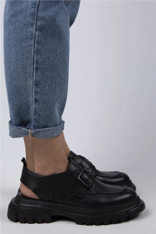 Mj rayne kadın hakiki deri tokalı kemerli siyah sandalet / women> shoes> sandals