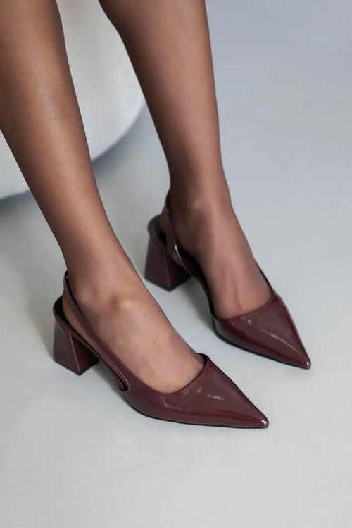Strategled Women Patent heeled shoes burgundy