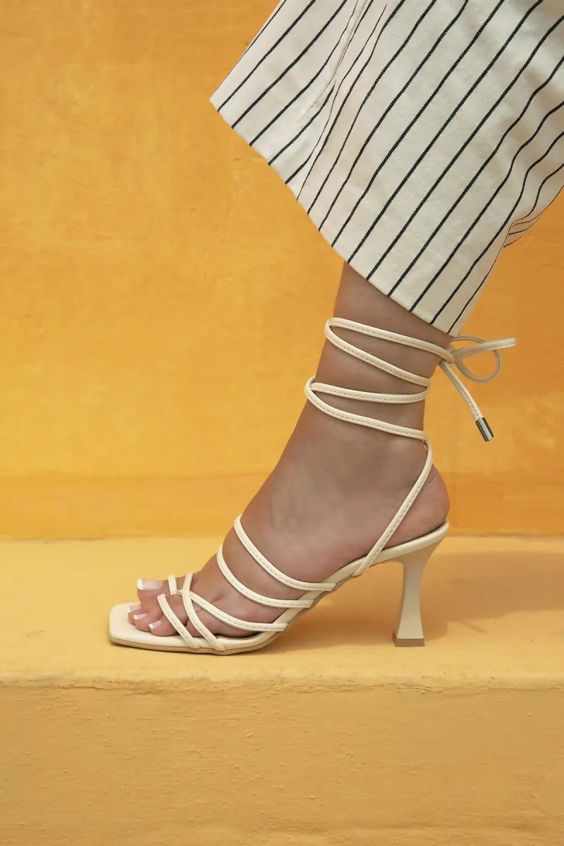 St- sumi kadın bilekten bağlamalı deri ayakkabı bej / women > shoes > sandals